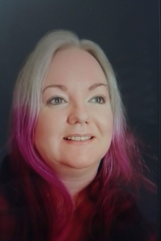 Suzy Molloy profile photo